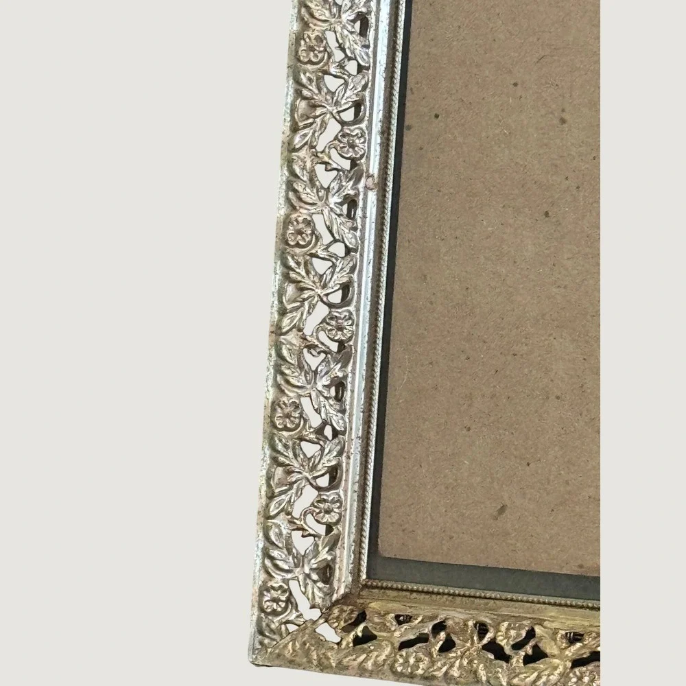 Vintage Gold Filigree Metal Floral Picture Frame Tabletop Wall Mount 5x7